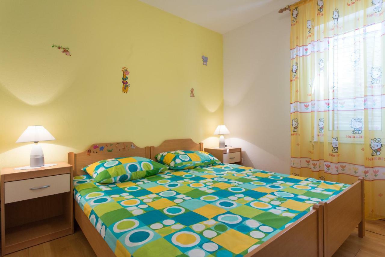 Apartments Bonifacic Punat Ruang foto