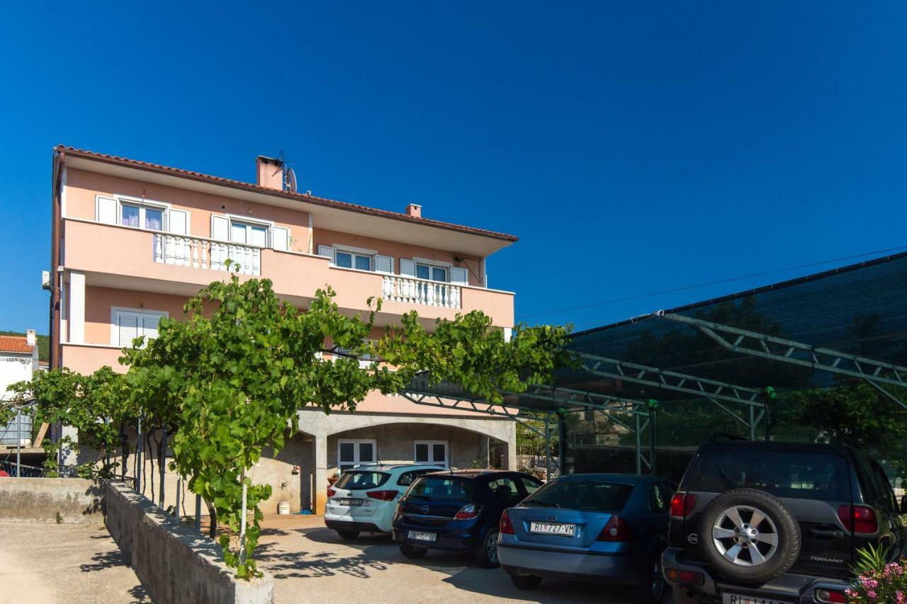 Apartments Bonifacic Punat Bagian luar foto